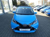 Gebraucht Toyota Aygo X-wave 69 PS (50 kW) 2016 Blau Kleinwagen