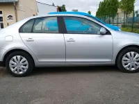 Używany VW Jetta 102 KM (75 kW) 2006 Srebrny Sedan/Limuzyna