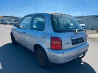 Usado Nissan Micra 60 HP (44 kW) 2002 Prateado Citadino