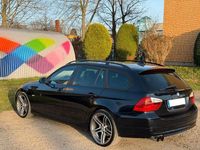 Gebraucht BMW 320 177 PS (130 kW) 2008 Schwarz Kombi