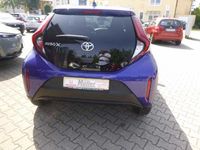 Gebraucht Toyota Aygo Active 72 PS (52 kW) 2024 Silver grau (metallic) Kleinwagen