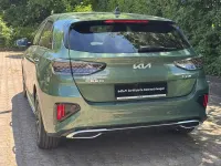 Gebraucht Kia Ceed GT-Line 140 PS (102 kW) 2025 Experice green metallic Kleinwagen