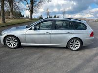 Gebraucht BMW 320 177 PS (130 kW) 2009 Silber Kombi