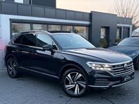 Gebraucht VW Touareg Elegance 286 PS (210 kW) 2018 Blau SUV