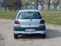 Gebraucht Toyota Yaris 75 PS (55 kW) 2003 Silber Limousine