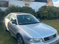 Second-hand Audi A4 125 CP (91 kW) 1994 Argintiu Berlinǎ