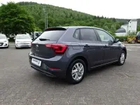 Gebraucht VW Polo Style 95 PS (69 kW) 2023 Grau Kleinwagen