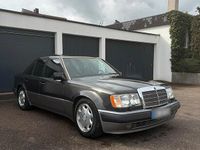 Gebraucht Mercedes E500 326 PS (239 kW) 1992 Schwarz Limousine