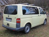 Second-hand VW T5 131 CP (96 kW) 2006 Galben Van