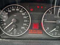 Gebraucht BMW 320 163 PS (119 kW) 2006 Grau Kombi