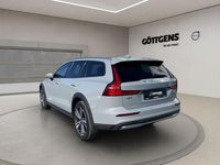 Gebraucht Volvo V60 CC Plus 197 PS (144 kW) 2024 Grau Kombi