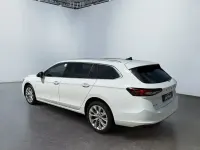 Gebraucht Skoda Superb Selection 193 PS (141 kW) 2024 Purity weiss Kombi