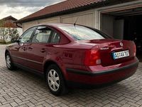 Używany VW Passat Basis 101 KM (74 kW) 1997 Czerwony Sedan/Limuzyna