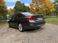 Gebraucht BMW 318 Luxury Line 143 PS (105 kW) 2013 Grau Limousine