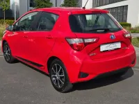 Gebraucht Toyota Yaris Hybrid Team 101 PS (74 kW) 2018 Rot Kleinwagen