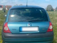 Second-hand Renault Clio II 75 CP (55 kW) 2003 Andere farben Hatchback
