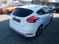 Gebraucht Ford Focus ST-Line 120 PS (88 kW) 2017 Weiß Limousine