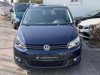 Gebraucht VW Touran Cup 105 PS (77 kW) 2015 Blau Van / Kleinbus