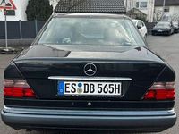 Gebraucht Mercedes 220 150 PS (110 kW) 1994 Schwarz Limousine