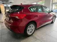 Gebraucht Ford Focus Titanium 150 PS (110 kW) 2018 Rot Limousine