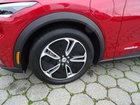 Gebraucht Ford Mustang Mach-E Basis 197 kW (269 PS) 2024 Lucid rot SUV