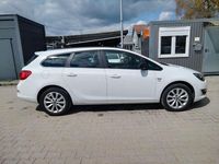 Usata Opel Astra Active 110 CV (80 kW) 2013 Bianco Station wagon