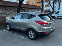 Gebraucht Hyundai Tucson 184 PS (135 kW) 2010 Grau SUV