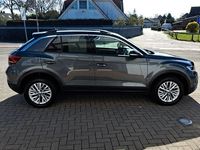 Gebraucht VW T-Roc Life 110 PS (80 kW) 2023 Grau SUV