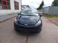 Gebraucht Ford Fiesta Ambiente 60 PS (44 kW) 2012 Blau Kleinwagen