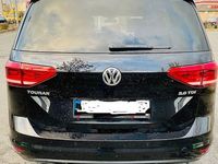 Gebraucht VW Touran Highline 150 PS (110 kW) 2015 Schwarz Van / Kleinbus