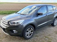 Gebraucht Ford Kuga Titanium 182 PS (133 kW) 2017 Braun SUV