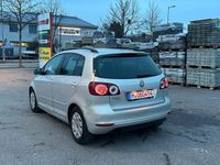 Gebraucht VW Golf VII Match 105 PS (77 kW) 2012 Gold Limousine