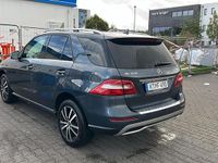 Gebraucht Mercedes ML350 258 PS (189 kW) 2012 Blau SUV