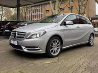 Gebraucht Mercedes B200 136 PS (100 kW) 2012 Silber Van / Kleinbus