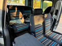 Second-hand VW Caddy 102 CP (75 kW) 2011 Argintiu Monovolum