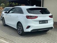 Używany Kia Ceed 140 KM (102 kW) 2025 Biały Hatchback