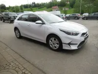 Używany Kia Ceed 140 KM (102 kW) 2025 Biały Hatchback