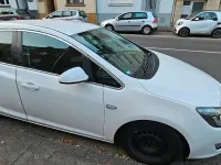 Gebraucht Opel Astra 140 PS (102 kW) 2010 Weiß Kleinwagen