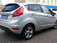 Gebraucht Ford Fiesta 82 PS (60 kW) 2011 Silber Kleinwagen
