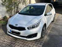 Gebraucht Kia Ceed Vision 135 PS (99 kW) 2015 Weiß Kleinwagen