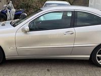 Gebraucht Mercedes C180 143 PS (105 kW) 2005 Iridiumsilber  metalliclack Coupé