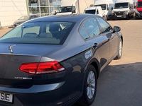 Gebraucht VW Passat Trendline 150 PS (110 kW) 2018 Grau Limousine