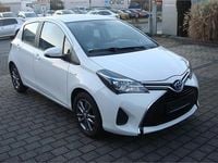 Gebraucht Toyota Yaris Hybrid 101 PS (74 kW) 2015 Weiß Limousine