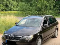Gebraucht Skoda Superb 170 PS (125 kW) 2014 Braun Kombi