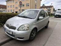 Gebraucht Toyota Yaris 86 PS (63 kW) 2002 Silber Limousine