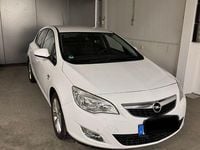 Gebraucht Opel Astra Edition 116 PS (85 kW) 2012 Weiß Limousine