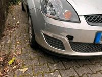 Gebraucht Ford Fiesta 69 PS (50 kW) 2007 Grau Kleinwagen