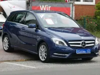 Gebraucht Mercedes B180 AMG Edition 1 122 PS (89 kW) 2013 Blau Kleinwagen