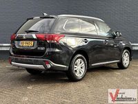 Gebraucht Mitsubishi Outlander P-HEV Edition 121 PS (88 kW) 2015 Schwarz SUV