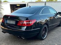 Gebraucht Mercedes E250 204 PS (150 kW) 2009 Schwarz Coupé